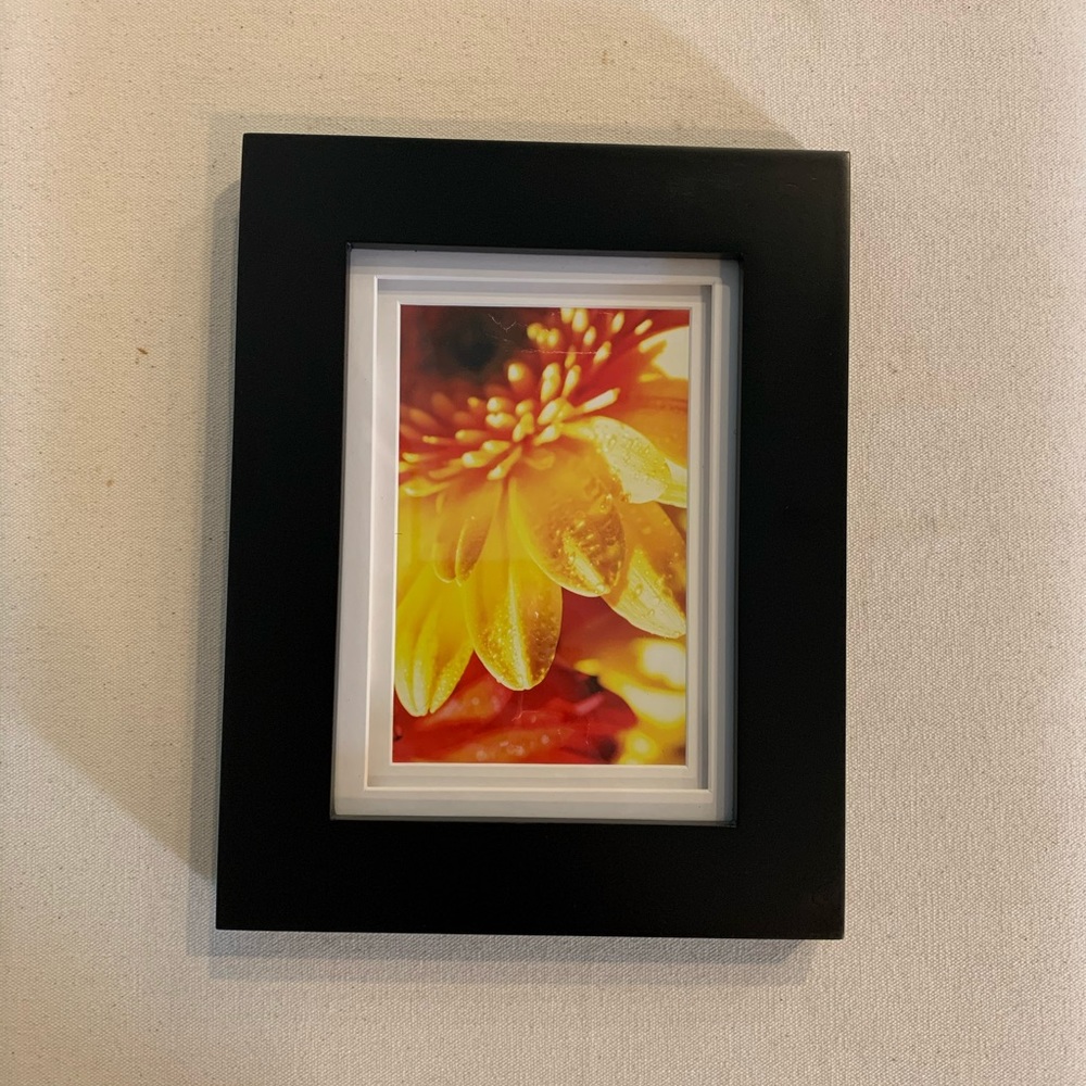 Black photo frame